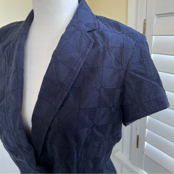 Talbots Navy Blue Geometric Embroidered Short Sleeve One Button Blazer Size 10 - Picture 2 of 5